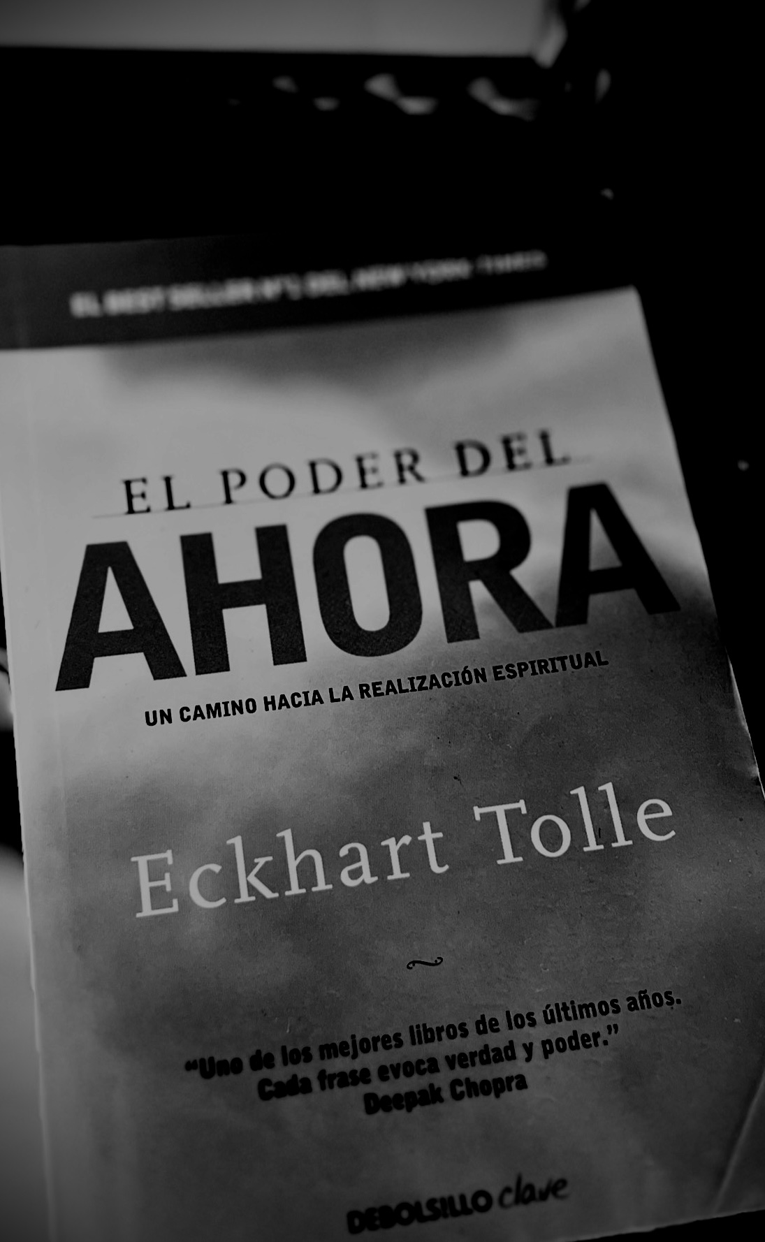 El poder del ahora — lectura como práctica de presencia